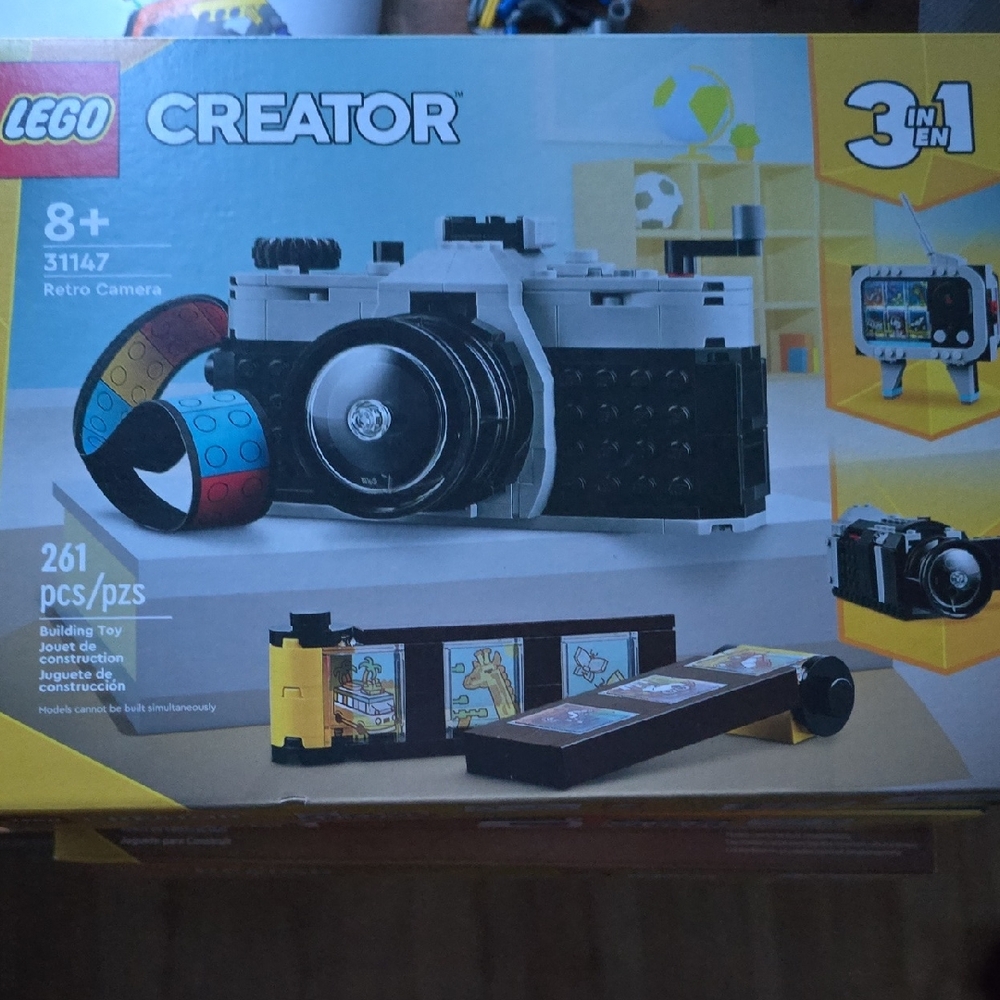 LEGO Creator 3-in-1 Colorful Retro Camera Set